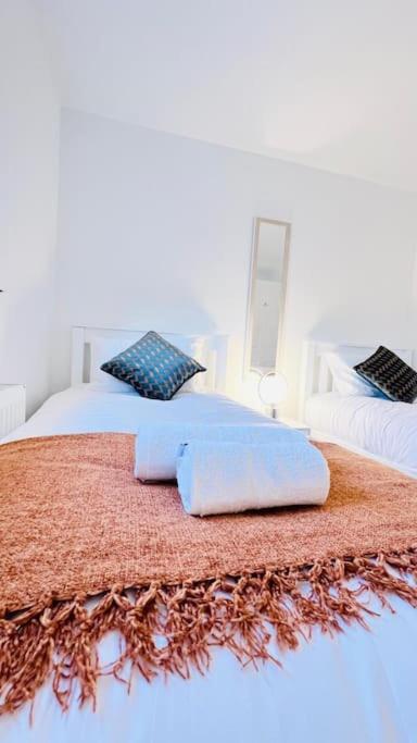 New Fully Furnished Cosy Home Balderton ภายนอก รูปภาพ