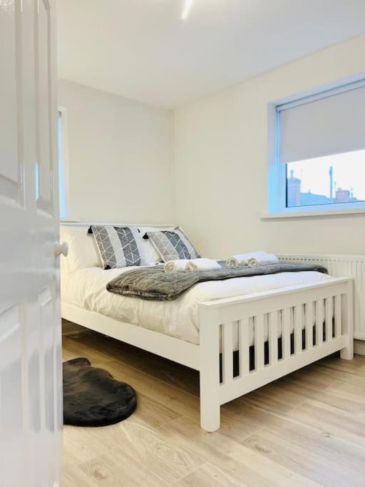 New Fully Furnished Cosy Home Balderton ภายนอก รูปภาพ
