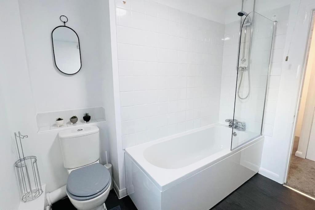 New Fully Furnished Cosy Home Balderton ภายนอก รูปภาพ