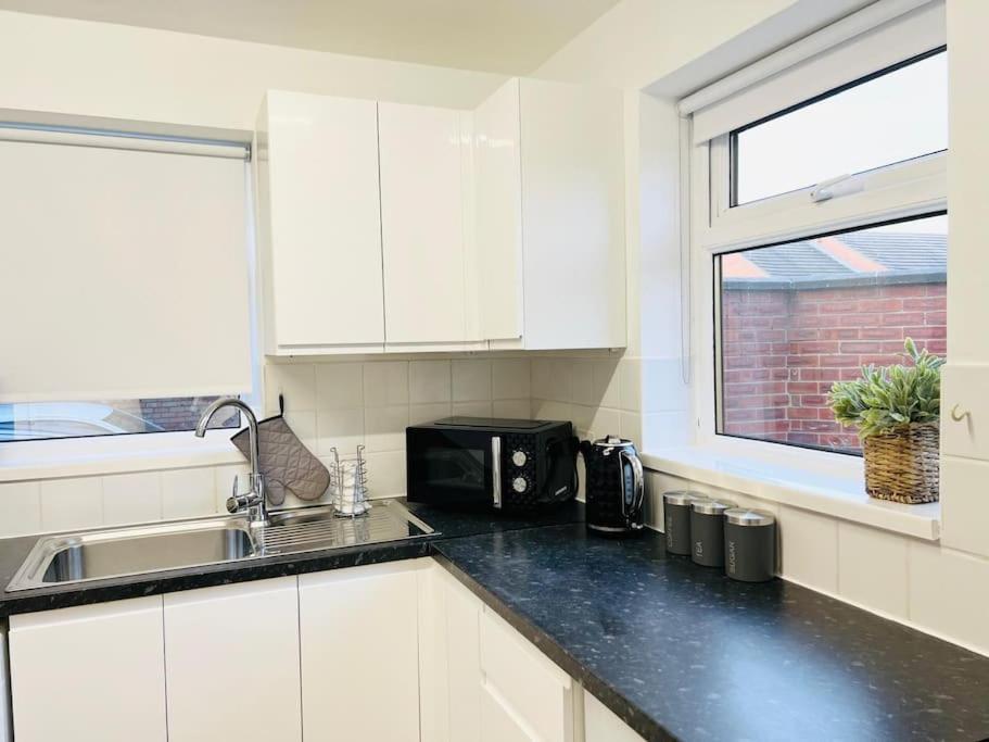 New Fully Furnished Cosy Home Balderton ภายนอก รูปภาพ